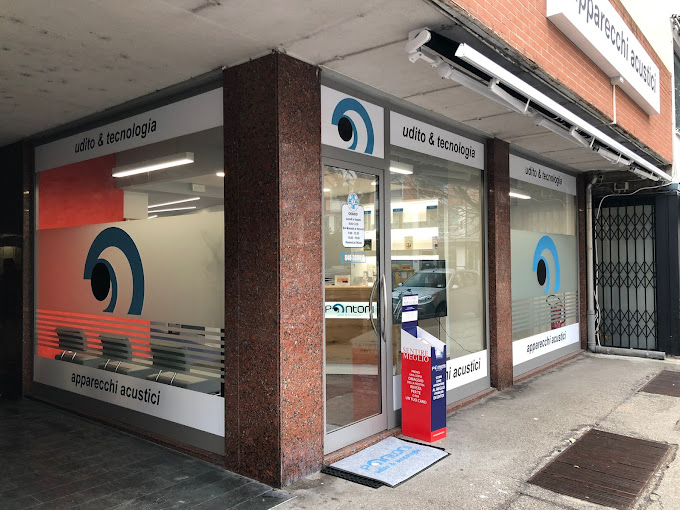 L'ingresso del centro acustico Pontoni di Rovigo